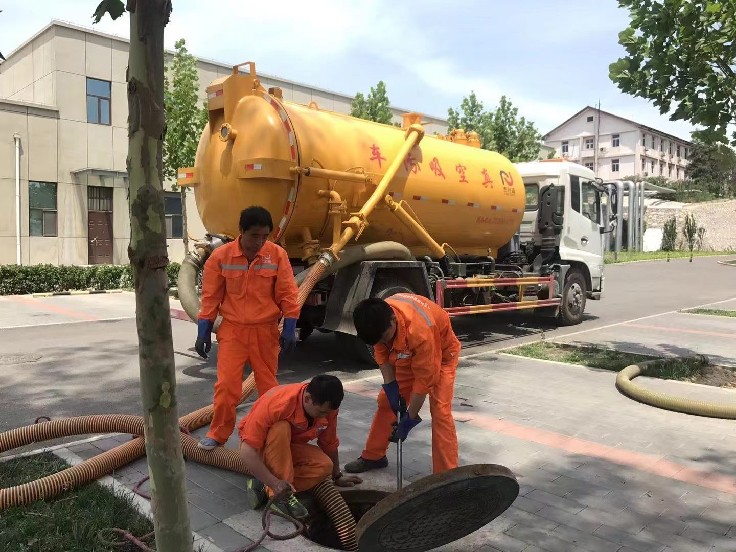 雷波化粪池清理与5-8吨吸粪车施工效率分析